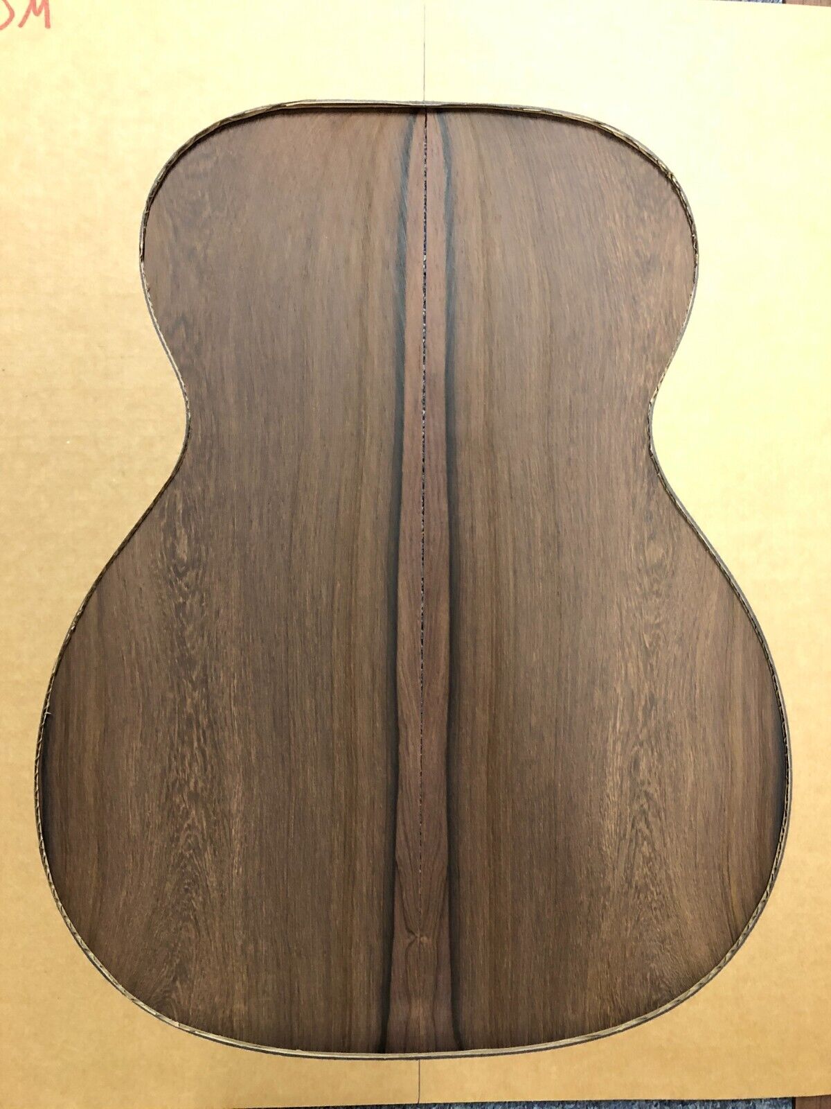 Madagascar rosewood back and side set OM / classical size, beautiful color.