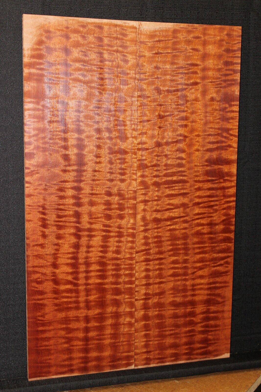 Quilted figured Sapele book matched guitar carve top.