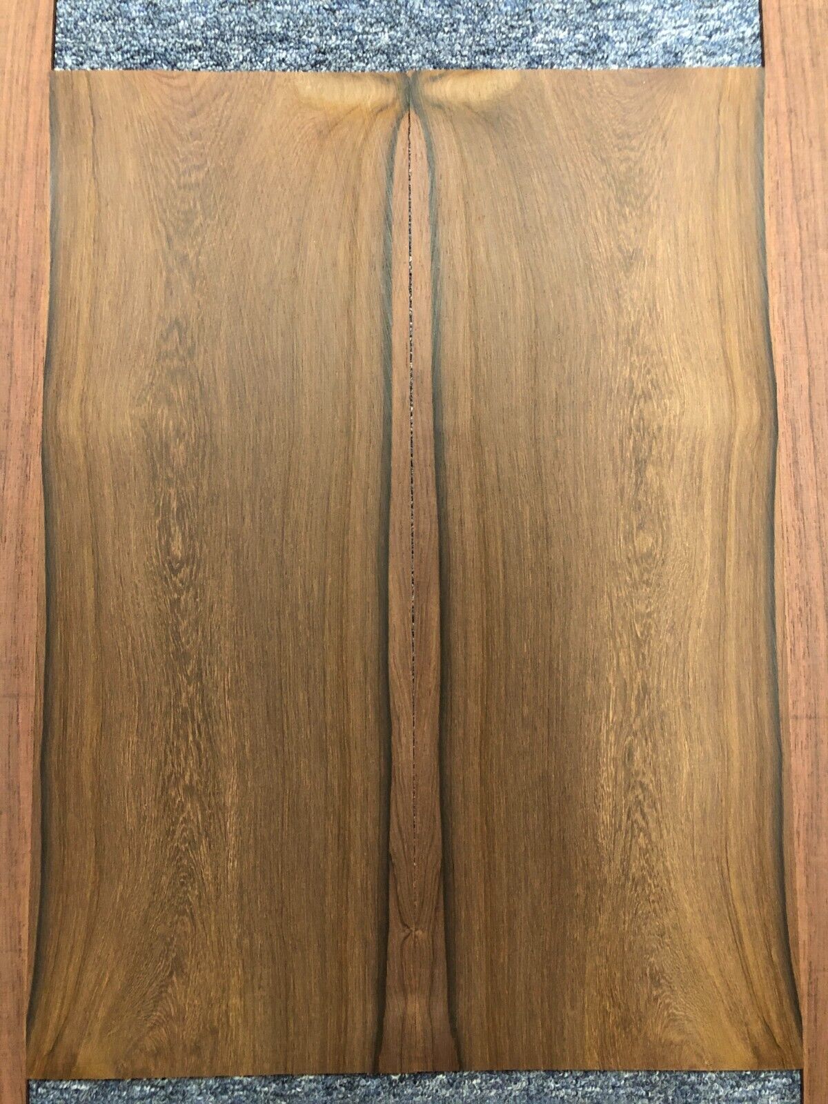 Madagascar rosewood back and side set OM / classical size, beautiful color.