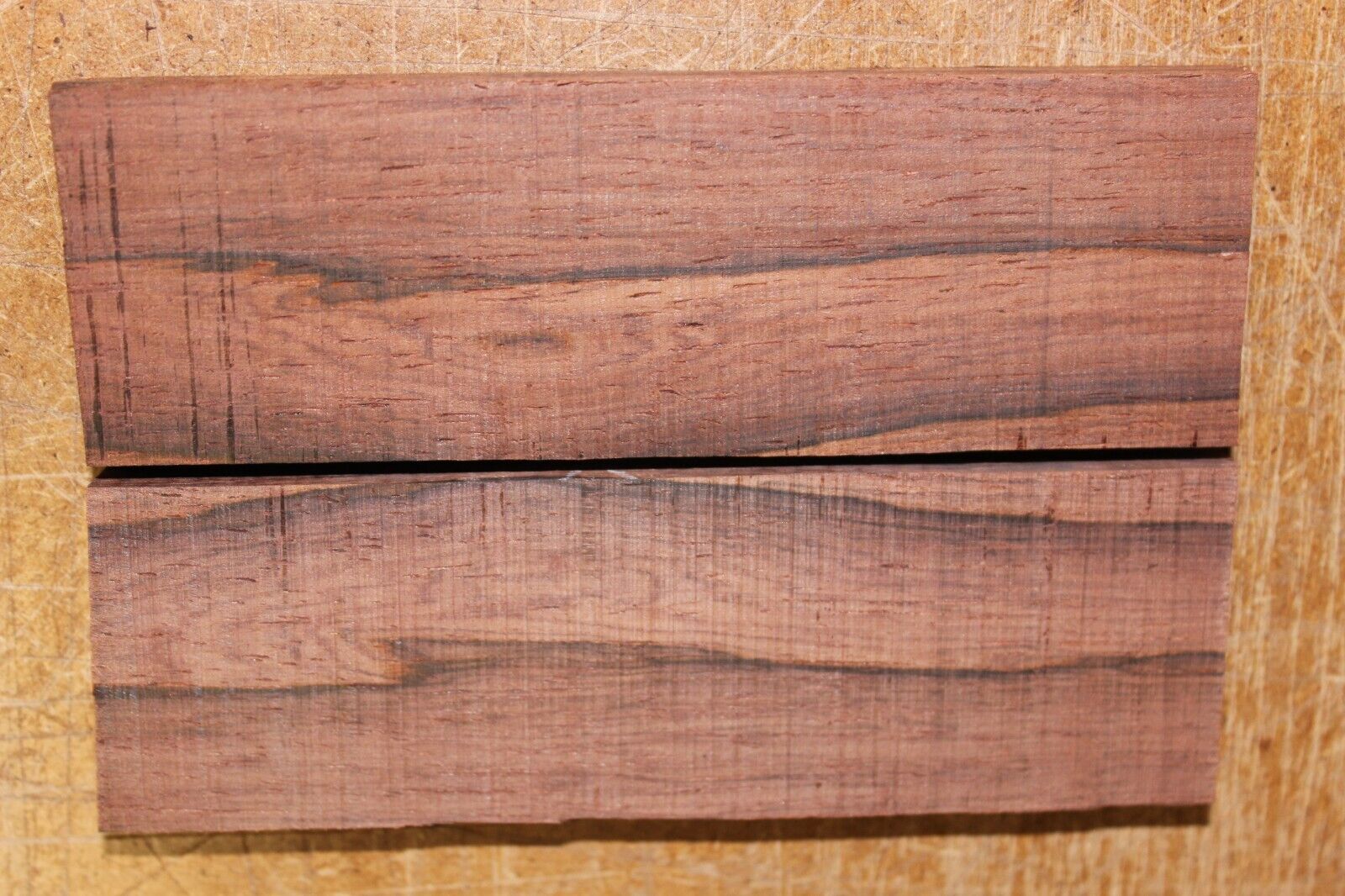 Madagascar rosewood knife scale, gun grip. 5 X 1.5 X 3/8" select grade!
